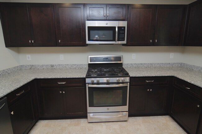 Building Photo - 129 Vermillion Dr