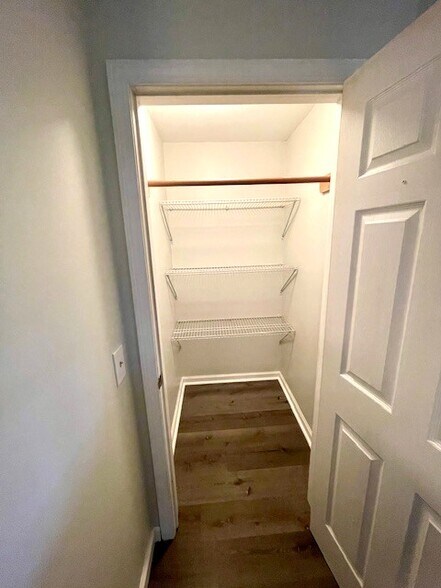 Building Photo - 71 Pequot Rd