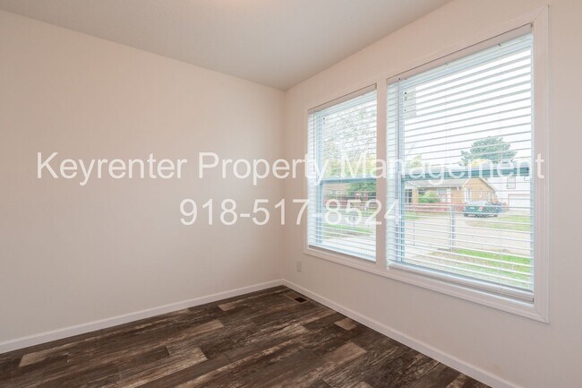 Building Photo - Charming 3-Bedroom Home with Spacious Yard in North Tulsa