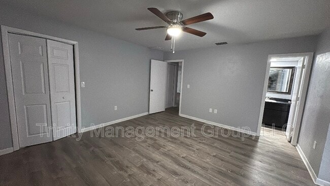 Building Photo - 12275 Linden Dr