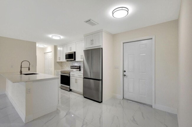 Building Photo - 2016 Avenue S