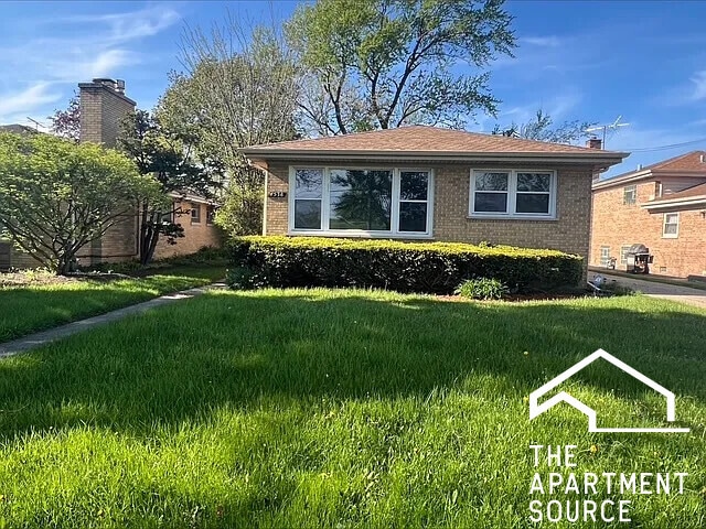 Building Photo - 4538 Dempster St