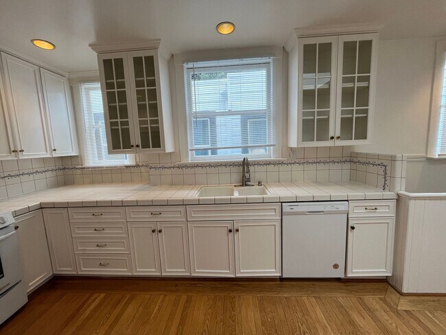 Building Photo - 1207 26th Ave