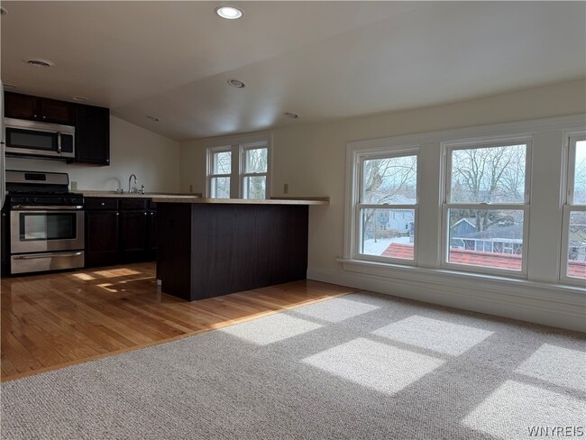 Building Photo - 35 N Ellicott St