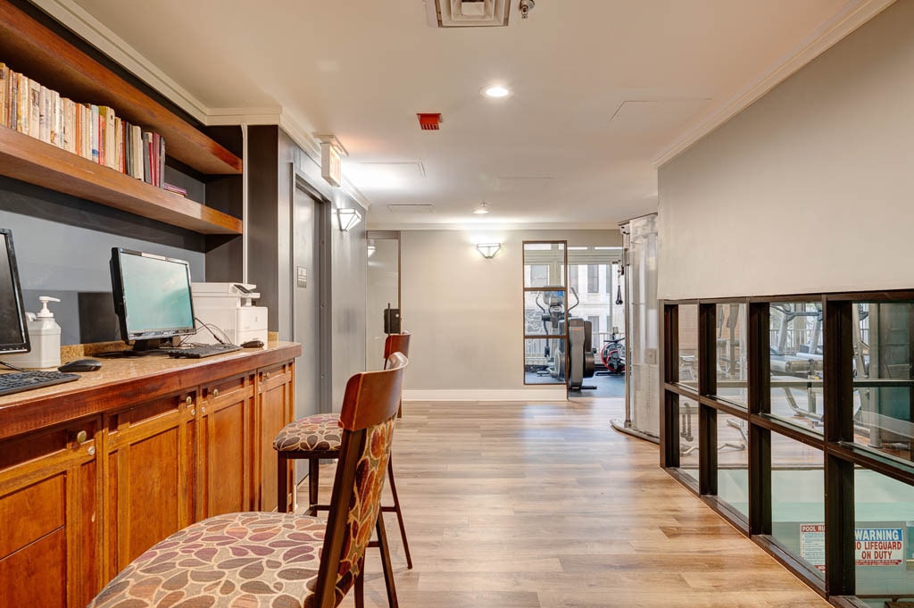 Building Photo - 118 W Chestnut St