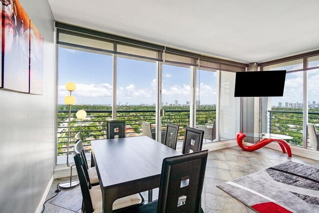 Building Photo - 1720 Harrison St