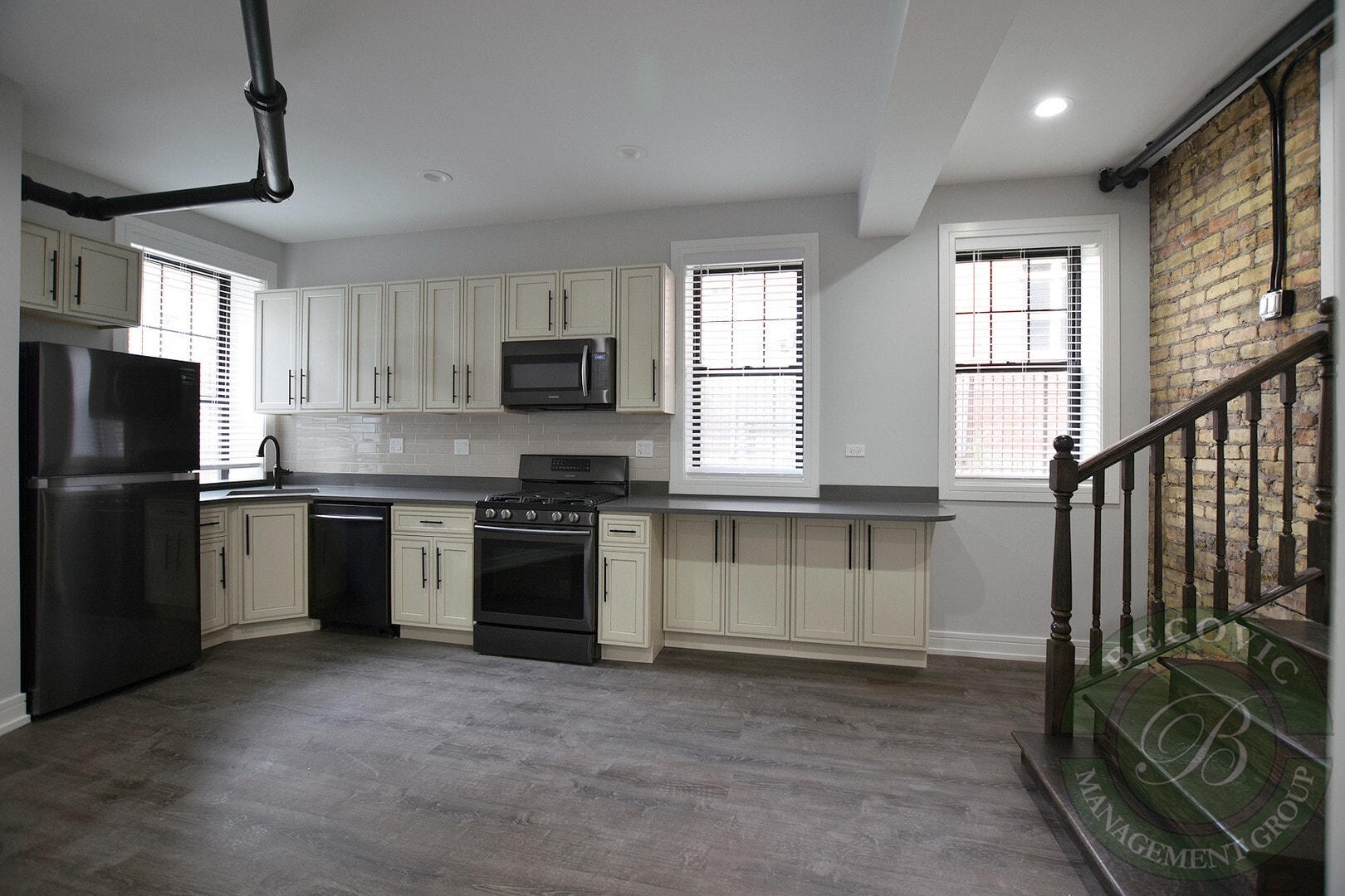 Building Photo - 6105 N Winthrop Ave