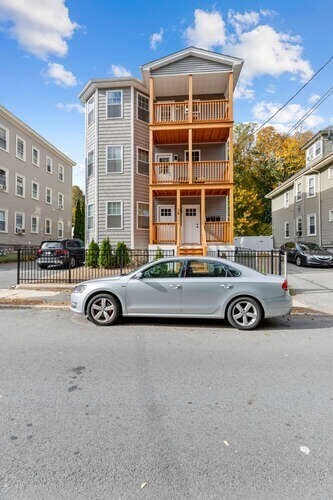 Building Photo - 22 Victor St