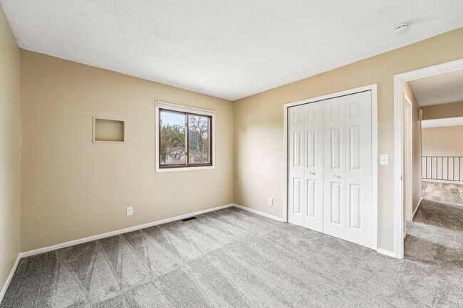 Building Photo - 6130 72nd Ln N