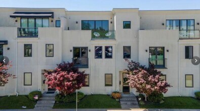 Building Photo - Experience fabulous Brookside living, just outside your front door!