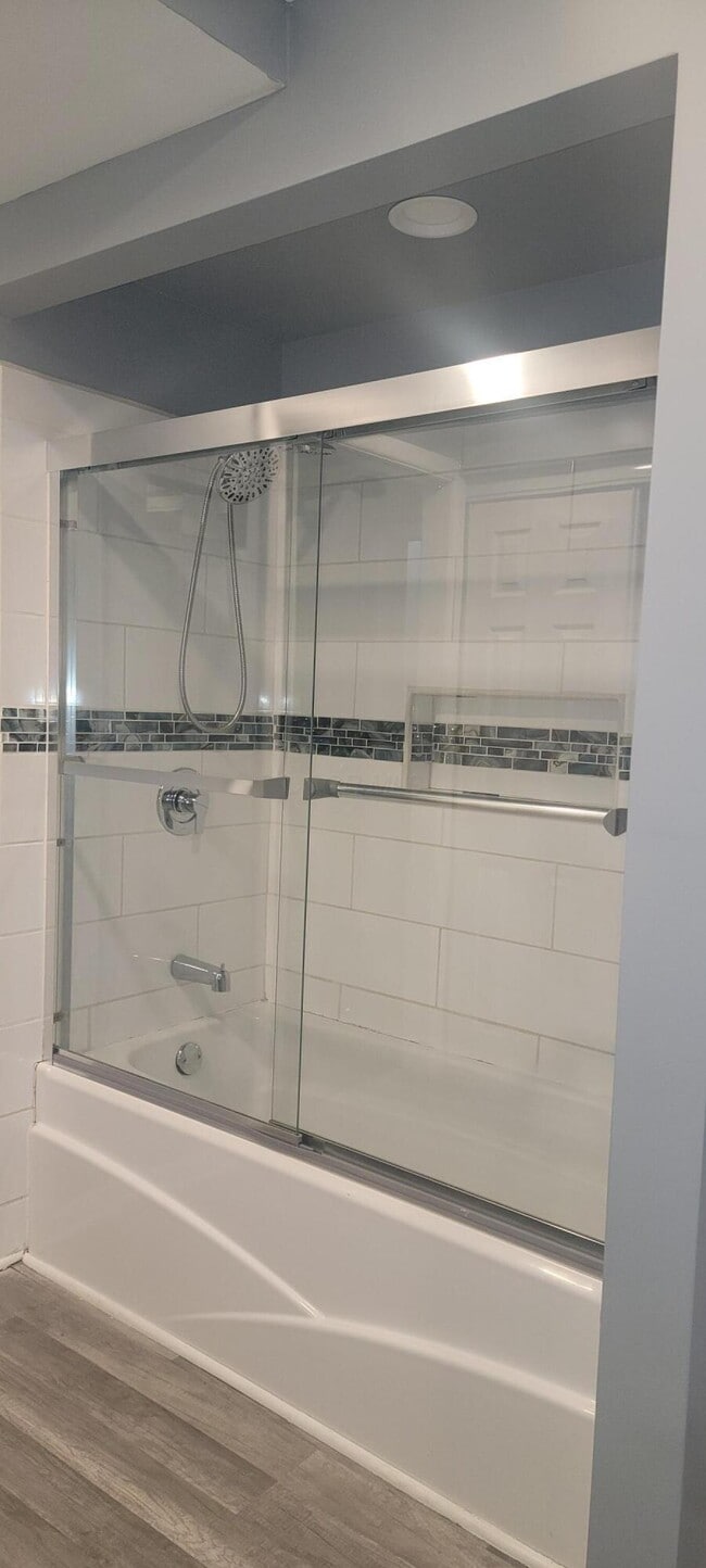 Building Photo - 1726 Eddystone Ave