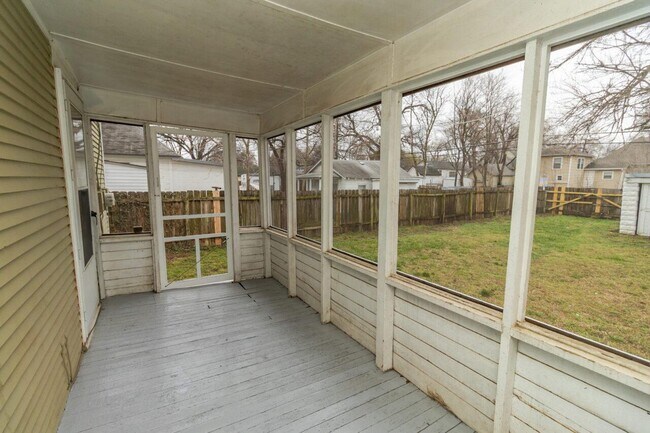 Building Photo - 1219 S Main St