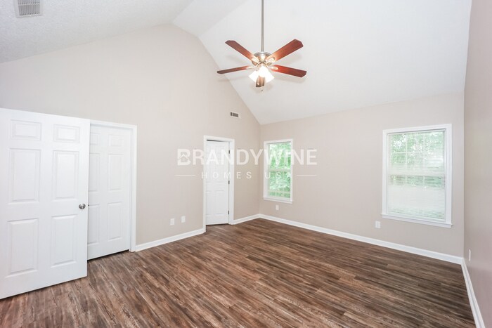 Building Photo - 2040 Club Bay Dr