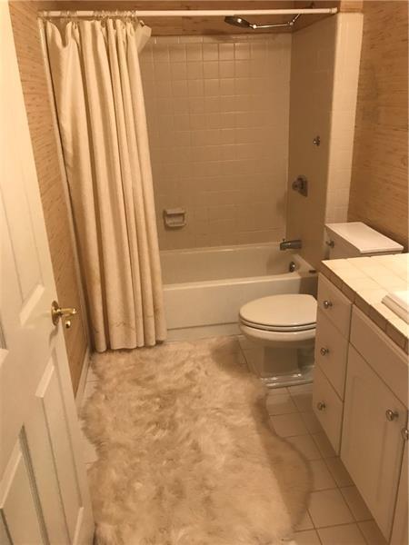 Building Photo - 19 Normandy Ct