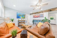 Building Photo - 22 Waynel Cir SE