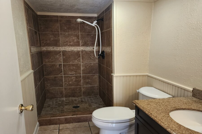 Building Photo - 3864 Laura Leigh Dr