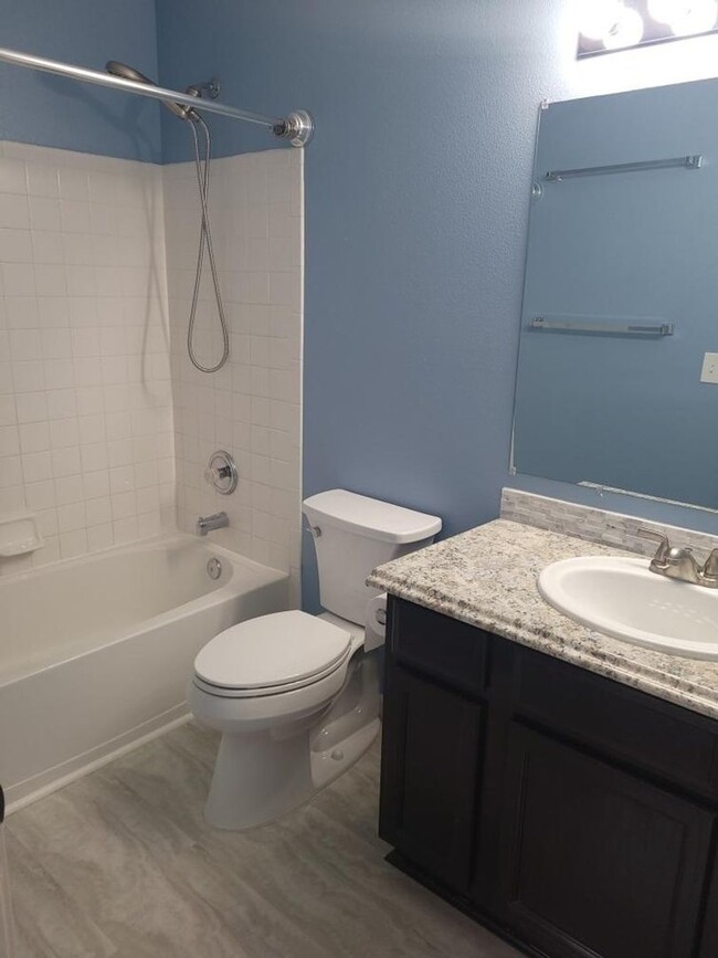 Building Photo - Charming 2BR Townhome in Aurora