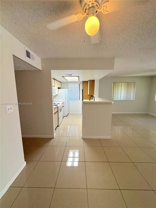Building Photo - 3280 Coral Lake Ln