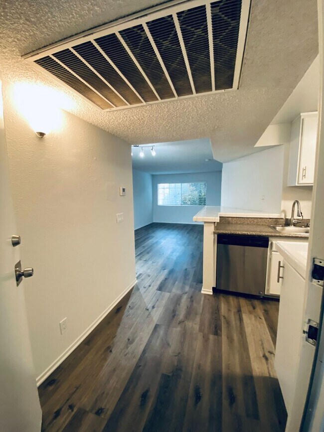 Interior Photo - 5050 Klump Ave