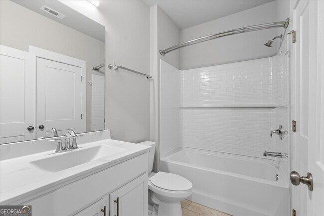 Building Photo - 2030 Main St NW