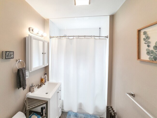 Building Photo - 24 Annafran St