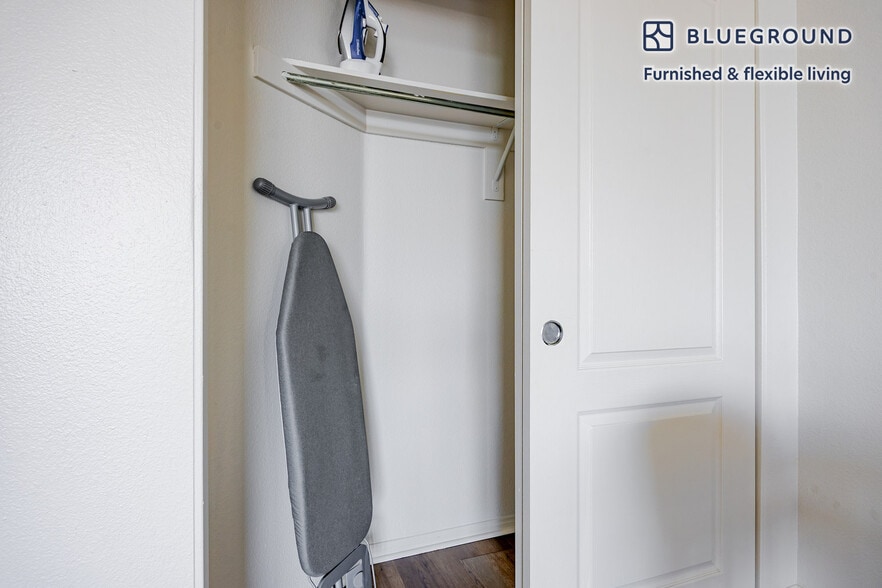 Building Photo - 13603 Marina Pointe Dr