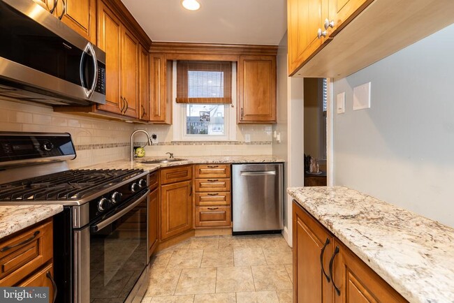 Building Photo - 52 Woodbine Rd