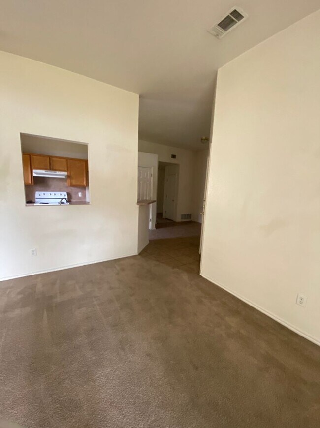 Building Photo - 904 Crymes Ln