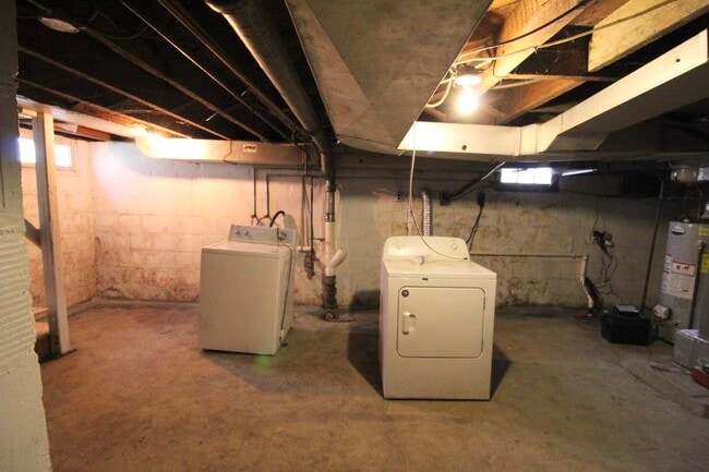 Building Photo - 805 S High St