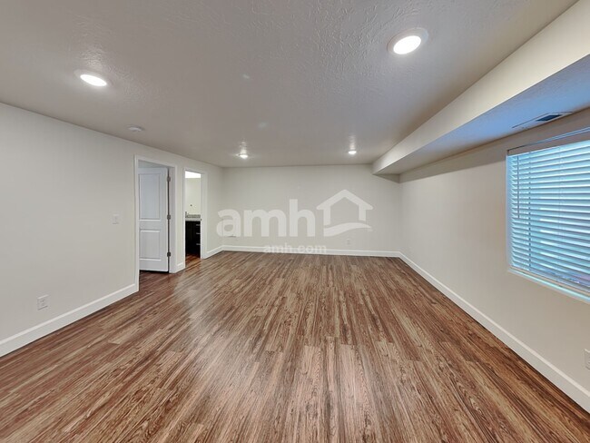 Building Photo - 5936 Verdigris Dr