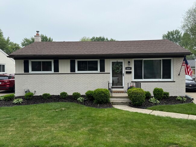 Building Photo - 32547 Birkshire St