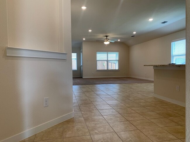 Building Photo - The Perfect Blend of Space & Location – 5 Beds Near Alliance