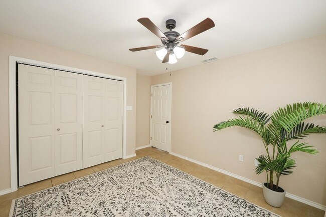 Building Photo - 2918 Garfield St