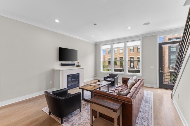 Building Photo - 293 Auden Ave