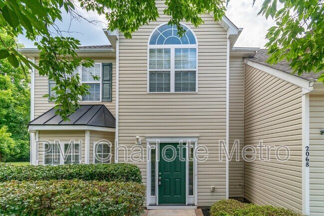 Building Photo - 2068 White Cedar Ln