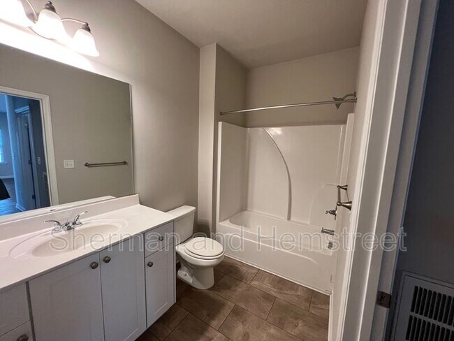 Building Photo - 655 Dobhill Ln