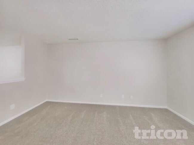 Building Photo - 10740 Wymm Ln