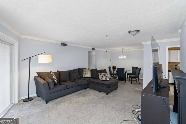 Building Photo - 2006 Riverview Dr