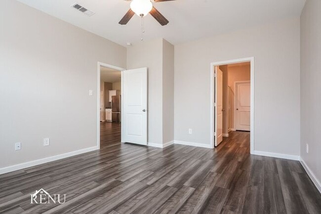 Building Photo - 1645 Braeburn Ln