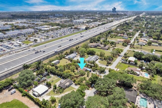Building Photo - 3950 SW 53rd Ave