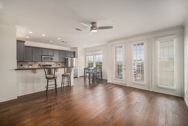 Building Photo - Downtown Fort Worth Condo with Office!