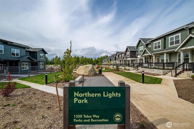 Building Photo - Modern 2-Bed, 2.5-Bath in Prime Location -...