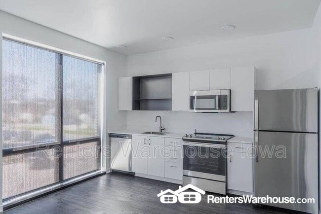 Primary Photo - 329 5th St