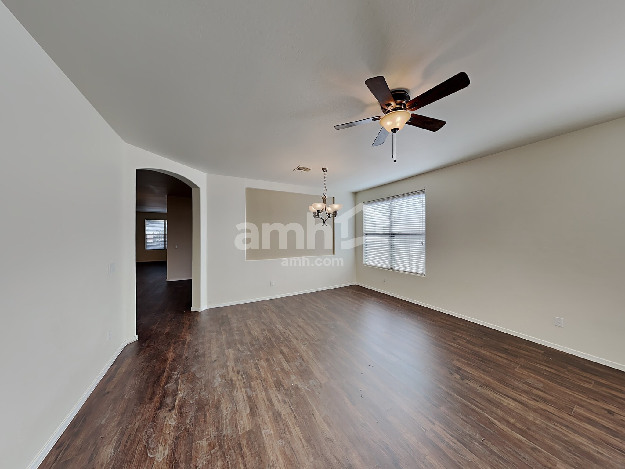 Building Photo - 2363 E Omega Dr
