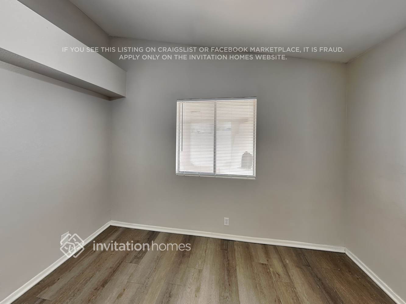 Building Photo - 8910 W Vale Dr