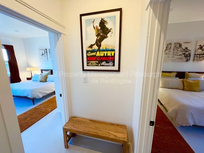 Building Photo - 2019 E Beckert Ave