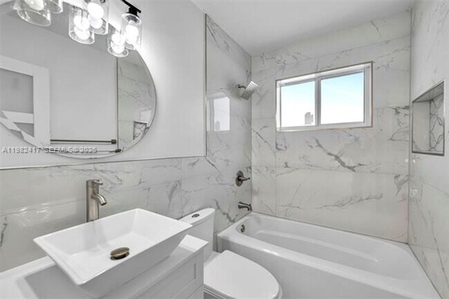 Building Photo - 104 SW 7th St