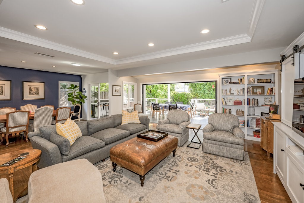 Building Photo - 2152 Grand Oaks Ave