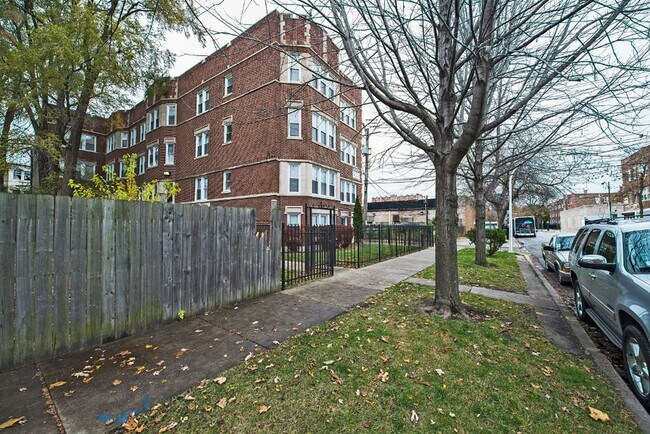 Building Photo - 7914 S Kingston