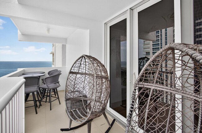 Building Photo - 1370 S Ocean Blvd